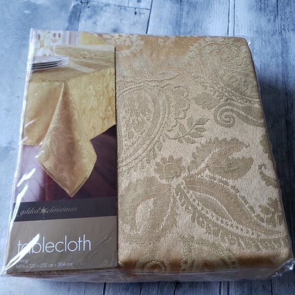 Other - NWT - Oblong Paisley Damask Gold Colored Tablecloth 60"x120"